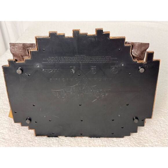 Batman Arkham Origins Collector's Edition Joker Statue With Illuminating TVs/201 - Picture 6 of 16